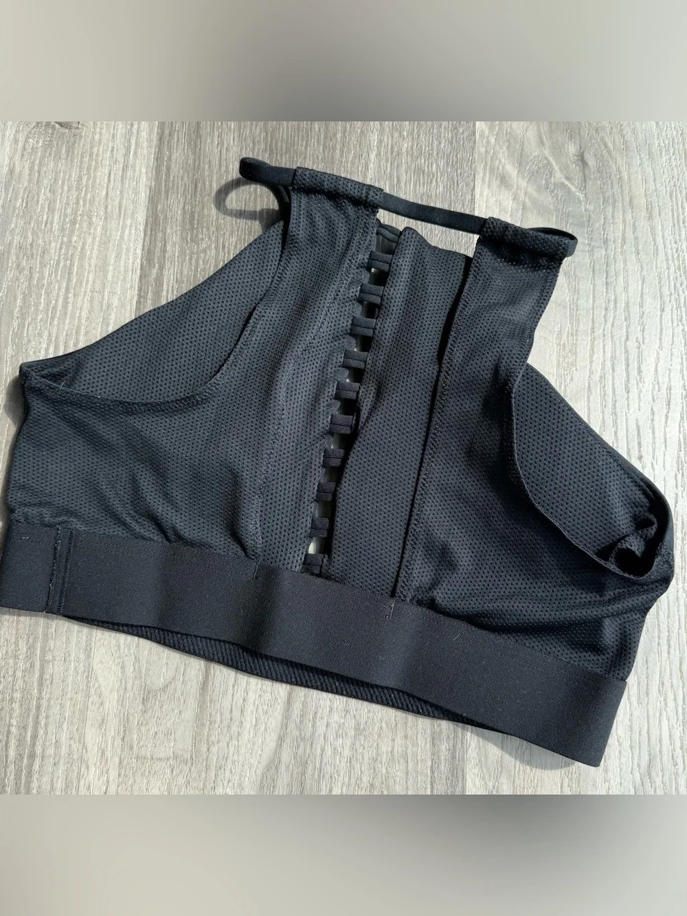 STUNNING EUC Nike Black High-Neck Ladder-Cut Sports Bra